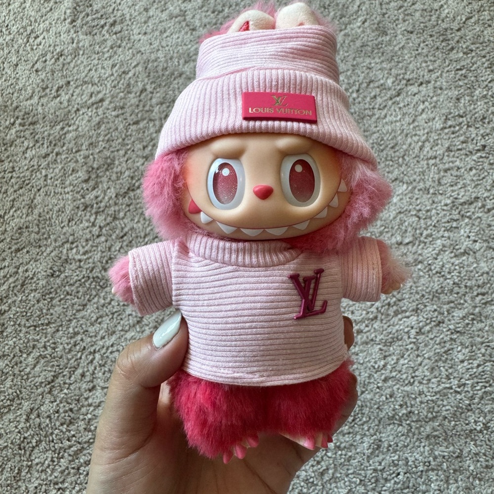 【SOLD】Labubu with outfit - Love [Big into Energy Series]